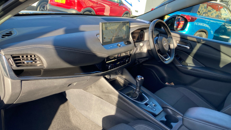 Nissan Qashqai 1.3 DiG-T MH N-Connecta 5dr Petrol Hatchback